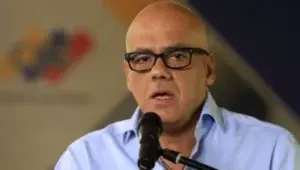 Chavismo parte a “reunión definitiva” con la oposición en Santo Domingo