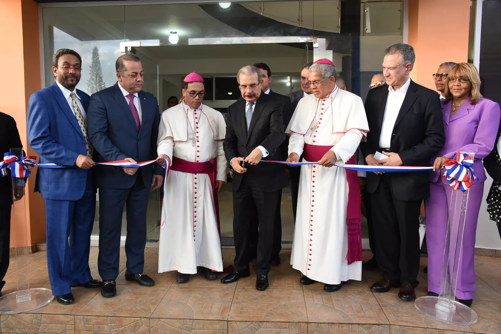 Danilo Medina inaugura nuevo edificio de oficinas obispado de San Pedro de Macorís