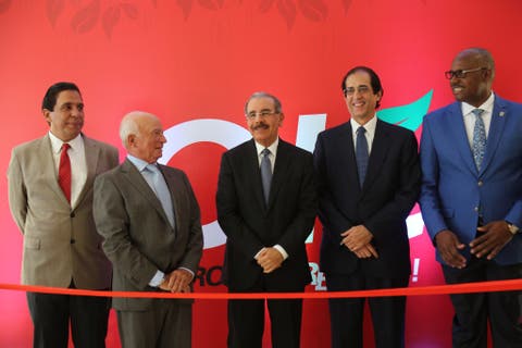 Danilo Medina asiste a inauguración de Hipermercado Olé en Ciudad Juan Bosch