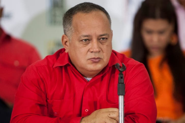 Diosdado Cabello llama a chavistas al palacio presidencial para “defender” revolución