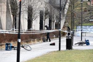 Dos heridos en una explosión ante una estación de Estocolmo