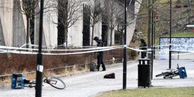 Dos heridos en una explosión ante una estación de Estocolmo