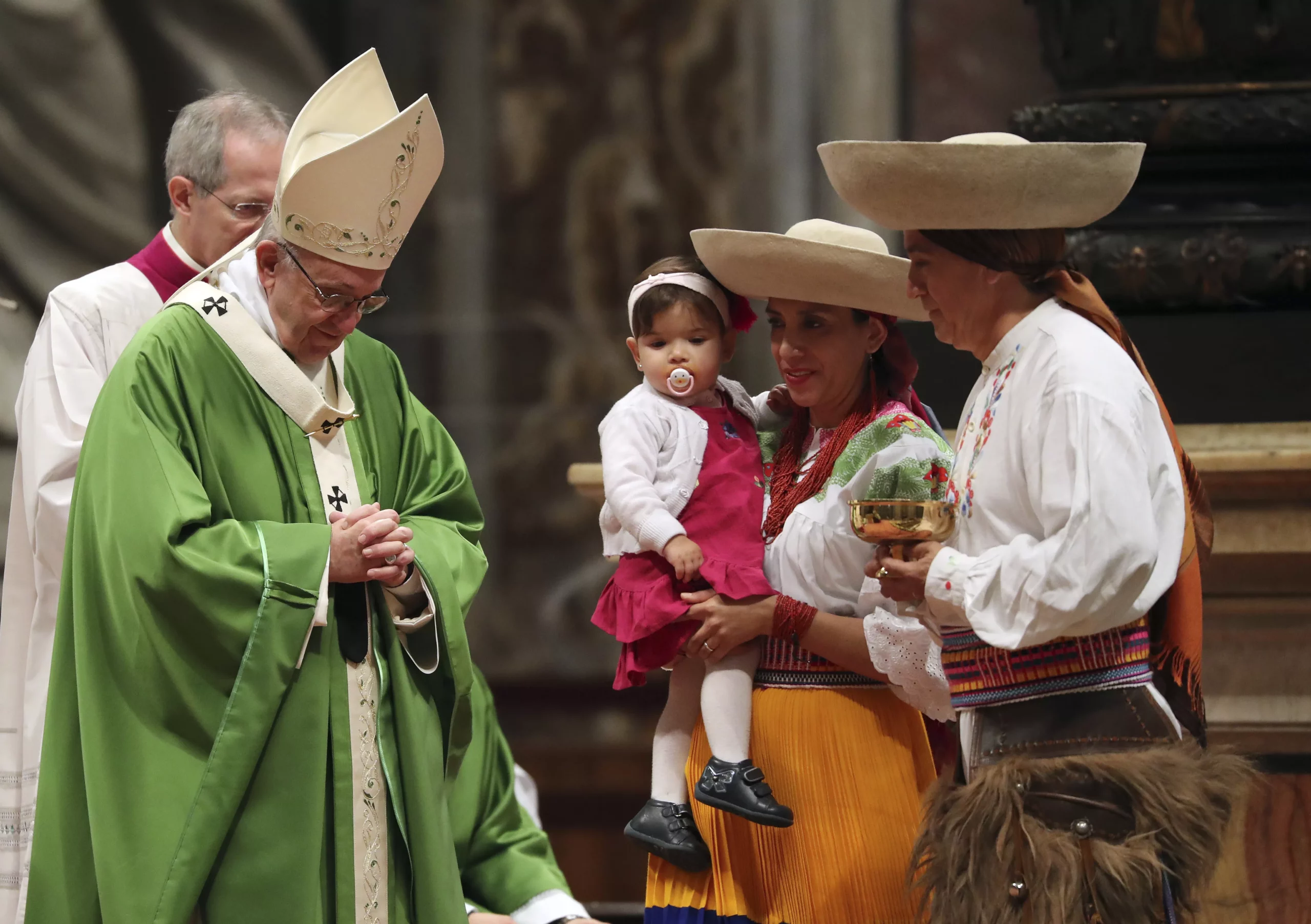 El papa insta a la integración a migrantes y locales pese al temor “legítimo