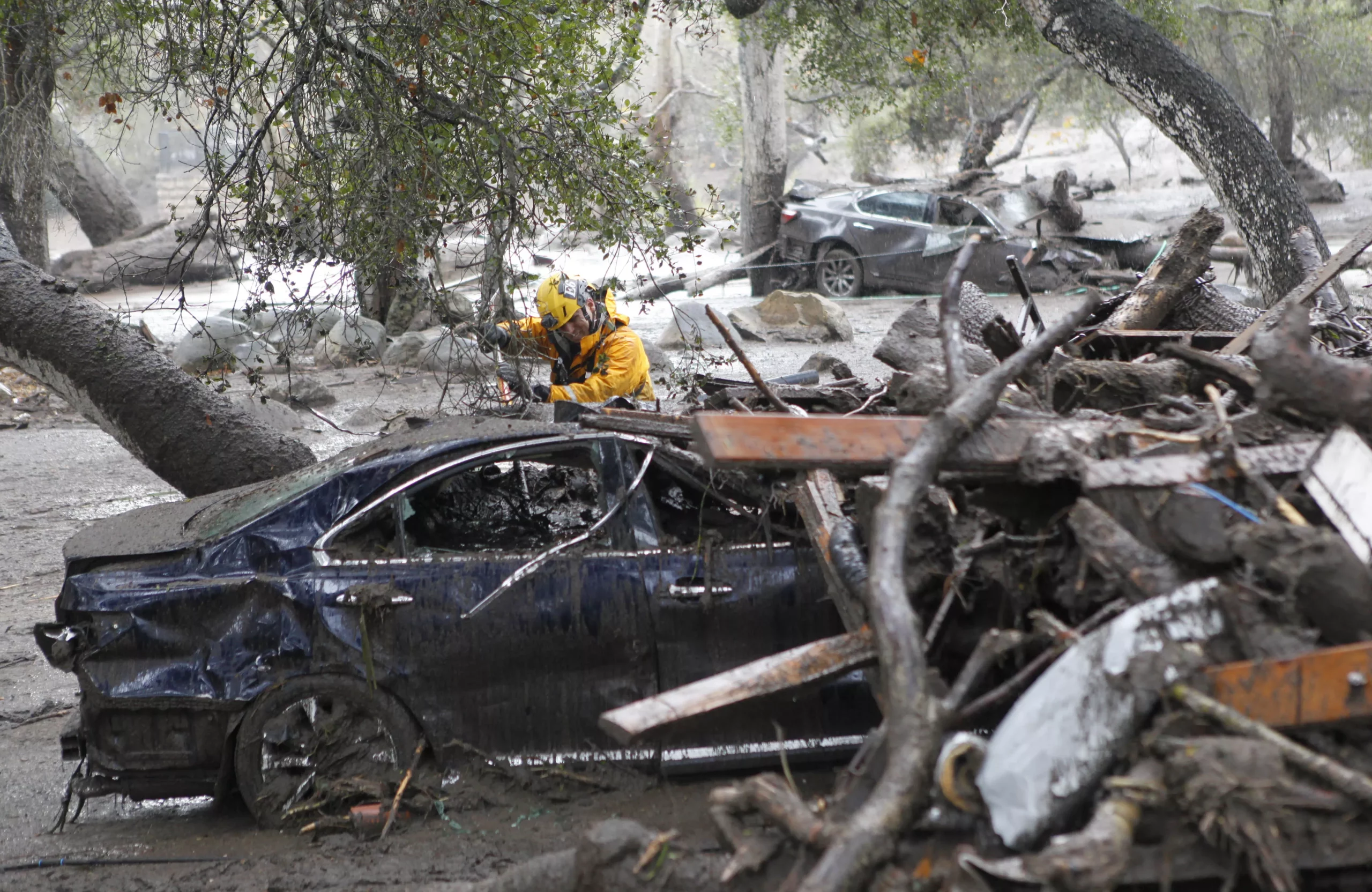 Aumentan a 15 las víctimas mortales por las riadas y deslizamientos de tierra en California