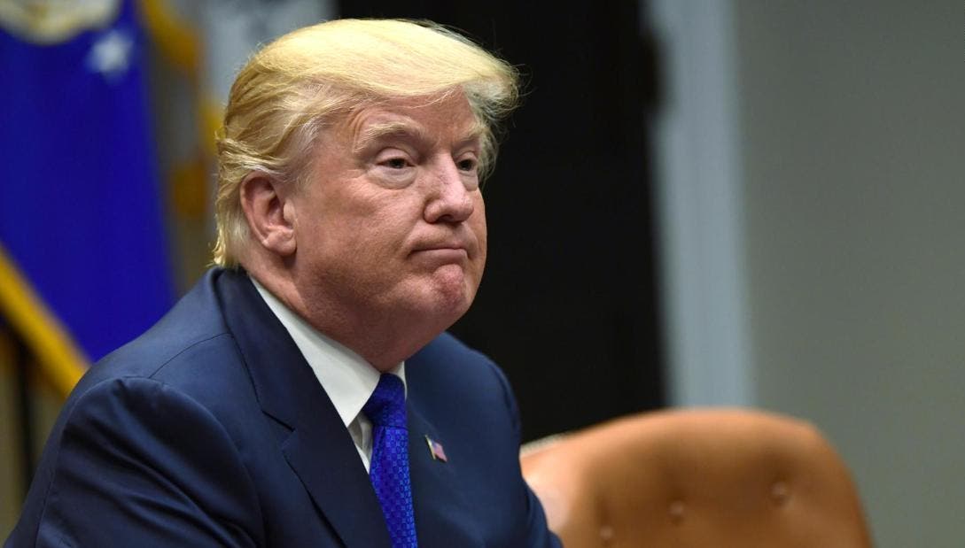Trump pidió consejo a sus abogados sobre un indulto a su exjefe de campaña