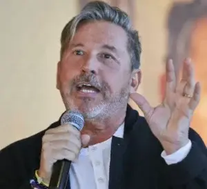 Ricardo Montaner saca un disco para recordar “lo rico que es bailar pegao»