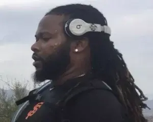 Pítcher Johnny  Cueto se entrena en la montaña para Grandes Ligas