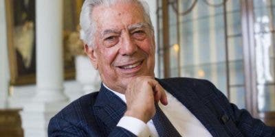 Vargas Llosa recibe el alta hospitalaria y “ya está recuperado” de la covid-19