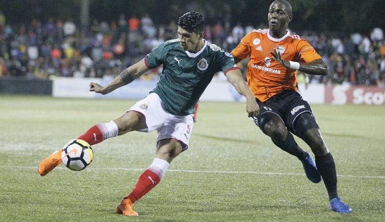 Sánchez y Cárdenas guían al Chivas a vencer 2-0 al Cibao FC