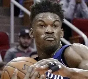 Jimmy Butler está fuera de acción sin fecha tras sufrir una lesión