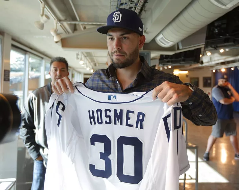 Hosmer usará el 30 en honor a Yordano