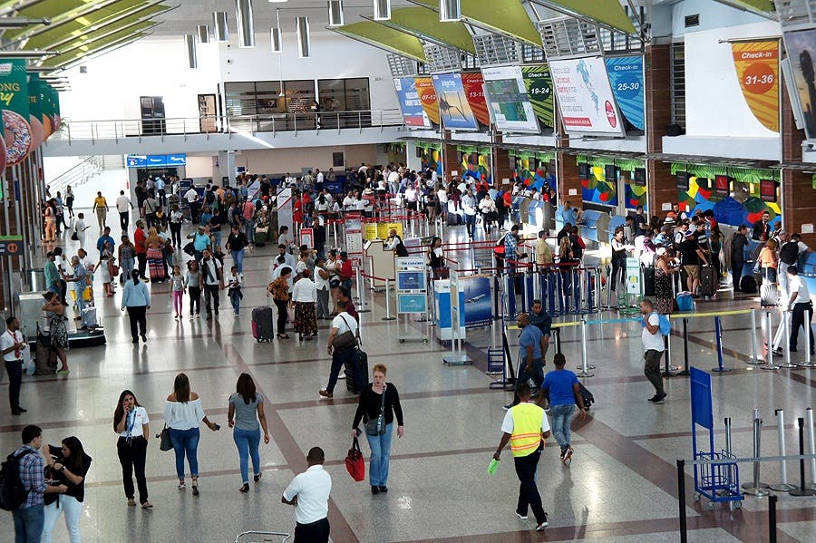 Aumenta flujo de pasajeros por aeropuertos dominicanos