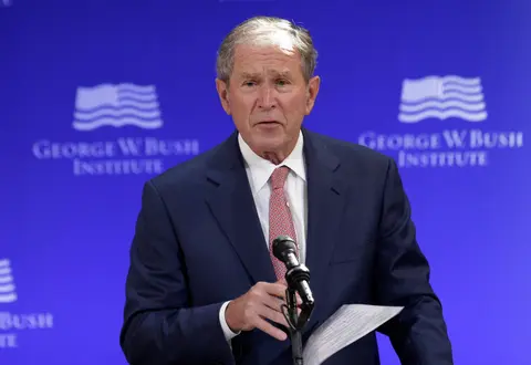 Bush dice que hay evidencia clara de que Rusia interfirió con voto en EEUU