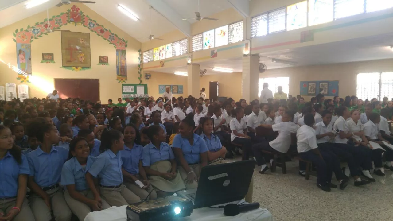 Educación Ambiental fomenta cine fórums formativos en escuelas