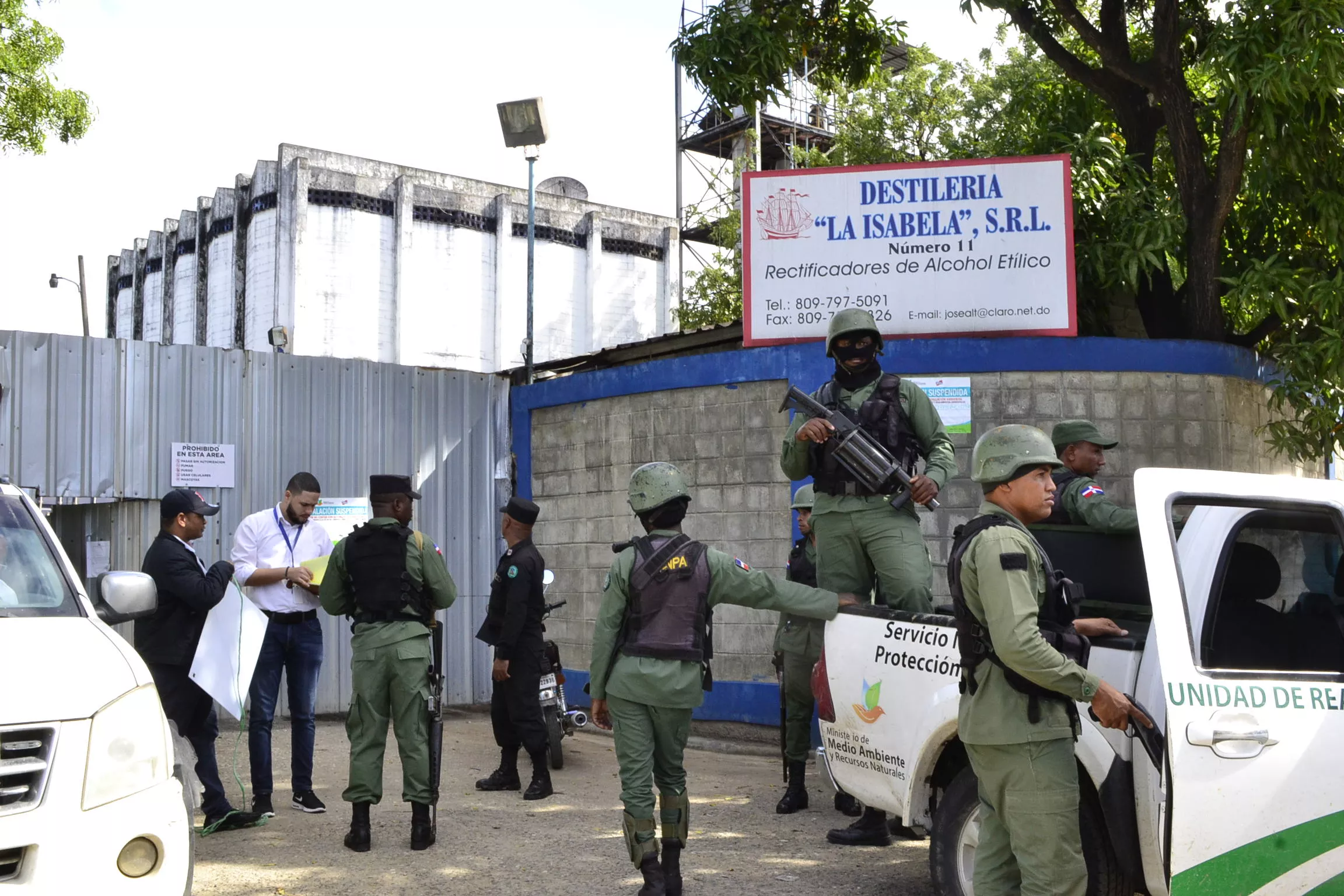 Medio Ambiente cierra destilería La Isabela por contaminación atmosférica