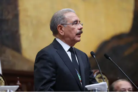 Danilo Medina somete proyecto de ley de declaración patrimonial y revalorización al Congreso