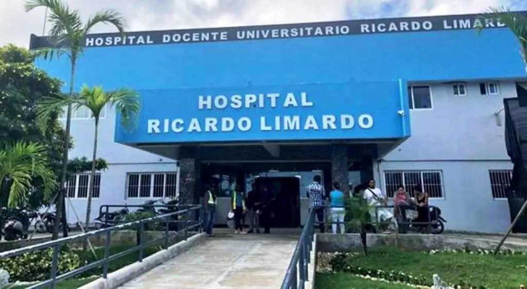 Empleados del hospital público de Puerto Plata reclaman pago salario de Navidad