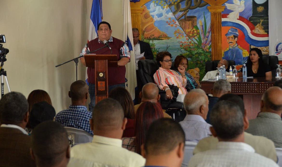 Dominicana Limpia avanza: Inician integración juntas municipales en Azua