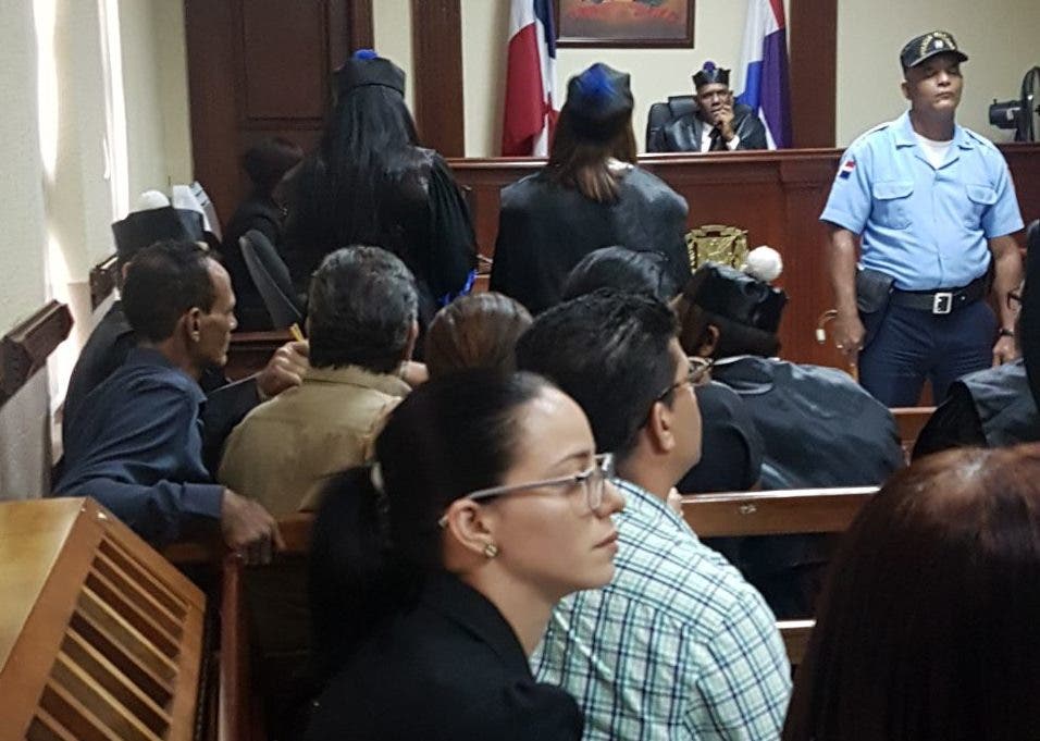 Juez rechaza pedimento de la defensa de hombre que mató mujer y sus tres niños