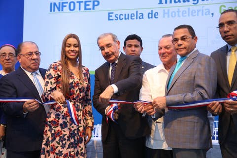 Danilo Medina entrega en Higüey una escuela de hotelería, gastronomía y pastelería