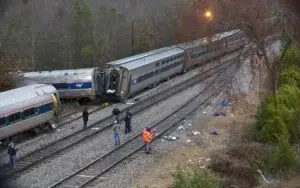 Dos muertos y más de cien heridos tras colisión de trenes en Carolina del Sur