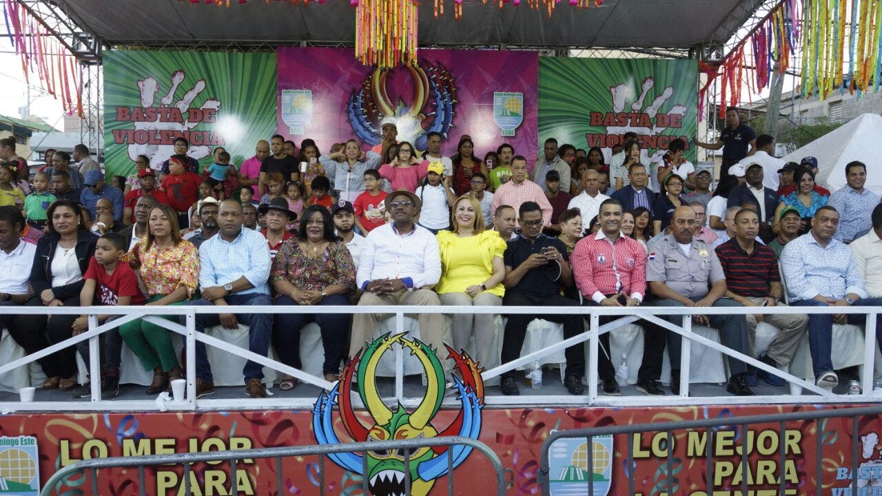 Alcaldía de SDE celebra Carnaval 2018 en el sector Invi de Los Mina