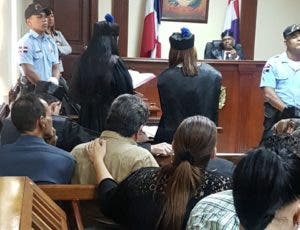 Juez dicta un año de prisión al confeso asesino de su pareja y sus tres hijos