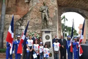 Rinden homenaje al prócer Matías Ramón Mella por 202 años de su natalicio