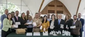 Sanar una Nación entrega medicamentos y alimento fortificado