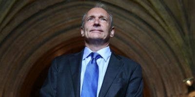 Cuáles son las grandes amenazas de internet según Tim Berners-Lee, el inventor de la World Wide Web (y cómo quiere combatirlas)