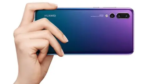 P20 Pro, el primer teléfono con tres cámaras con el que Huawei, el gigante tecnológico chino, quiere superar a Apple y Samsung