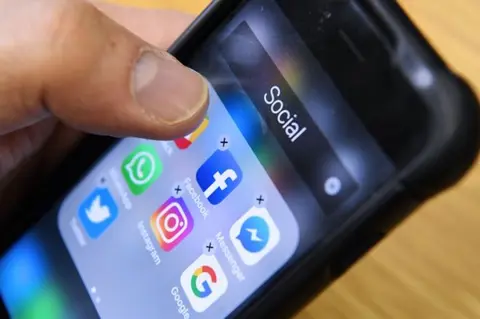 Usuarios reportan caída de Facebook, WhatsApp e Instagram en varios países