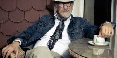 Steven Spielberg despierta su imaginación con filme “Ready Player One”