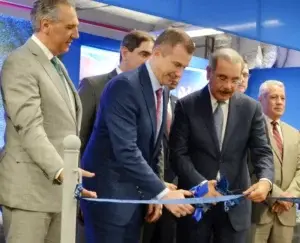 Medtronic inaugura nueva planta en RD