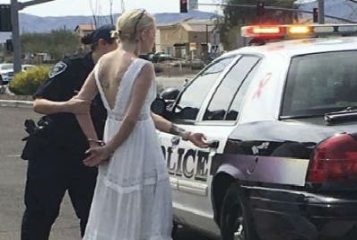 Novia chocó camino a su boda y fue arrestada