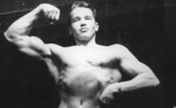 Arnold publica foto cuando tenía 16 años