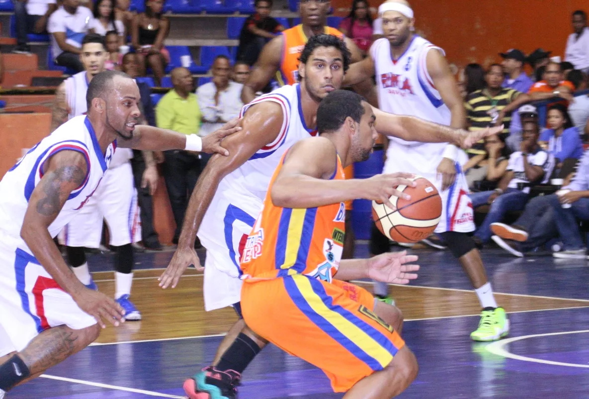 Quisqueya inicia hoy defensa de la corona Torneo de Baloncesto Superior La Romana