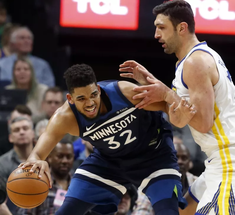 Towns, con 31 puntos, guía triunfo Wolves