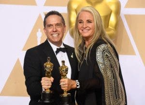 «Coco» gana premios Oscar a cinta animada y canción original