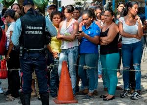 Familiares de los presos tomaron los alrededores de la comandancia general de la policía para exigir a las información sobre los detenidos.