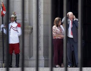 ¡LO ÚLTIMO!  Kuczynski deja el Palacio de Gobierno tras presentar su renuncia a la presidencia de Perú