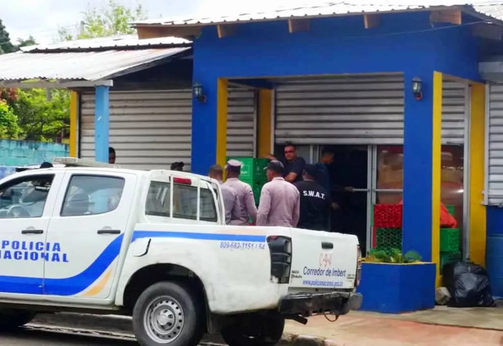 Cierran establecimientos comerciales que vendían bebidas alcohólicas en pleno Viernes Santo