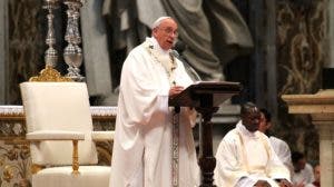 El papa Francisco pide a los curas que sean “cercanos y callejeros” en la misa Crismal