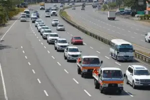 Colapso de alcantarillas afecta tránsito en tramo Autopista Duarte