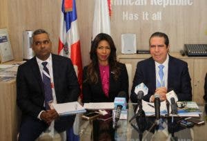 Turismo anuncia la llegada de nuevos vuelos hacia Puerto Plata y Samaná y la construcción de nuevos hoteles