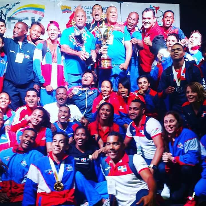 Karate RD clasifica sus 12 atletas a Barranquilla; se bañan en oro y se llevan título campeón por países