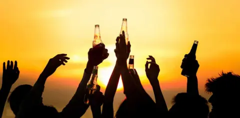 Experta insta reducir ingesta de alcohol en Semana Santa