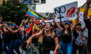 Frente opositor venezolano realiza asambleas de calle en rechazo a comicios