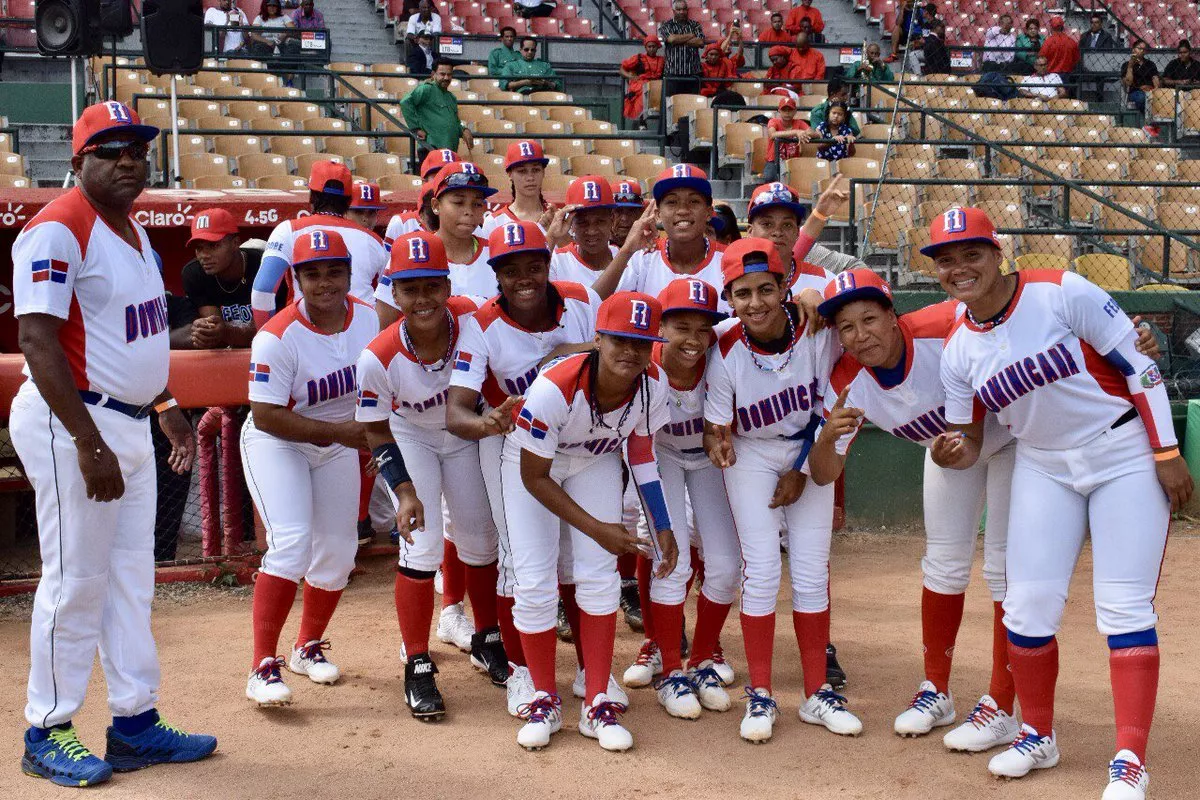 República Dominicana gana a Puerto Rico y avanza a Copa del Mundo de béisbol femenino