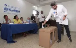 PRM extiende las votaciones hasta las 8:00 de la noche donde se retrasó inicio del proceso